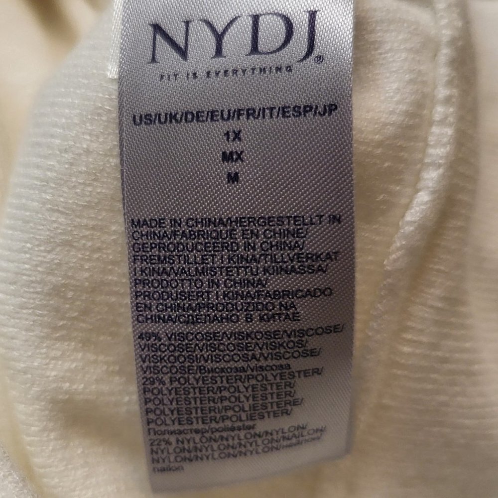 NYDJ V-neck long dolman sleeves Color Vanilla NWT Size 1X - Picture 11 of 13
